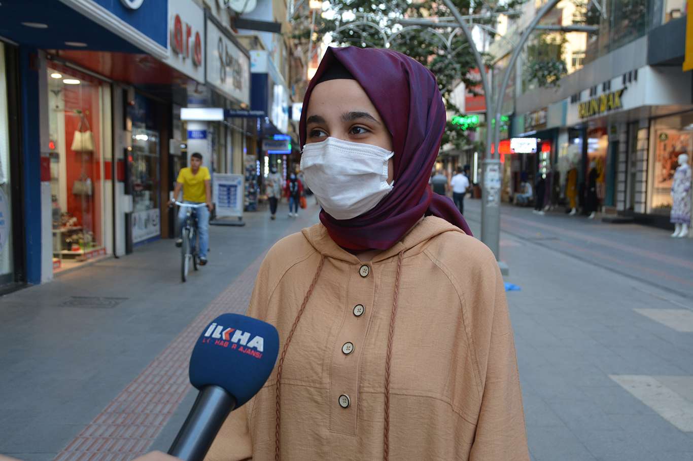 Batmanlı kızlardan Cumhuriyet gazetesi sözde yazarı Özgentürk’e tepki Batmanlı kızlardan Cumhuriyet gazetesi sözde yazarı Özgentürk’e tepki